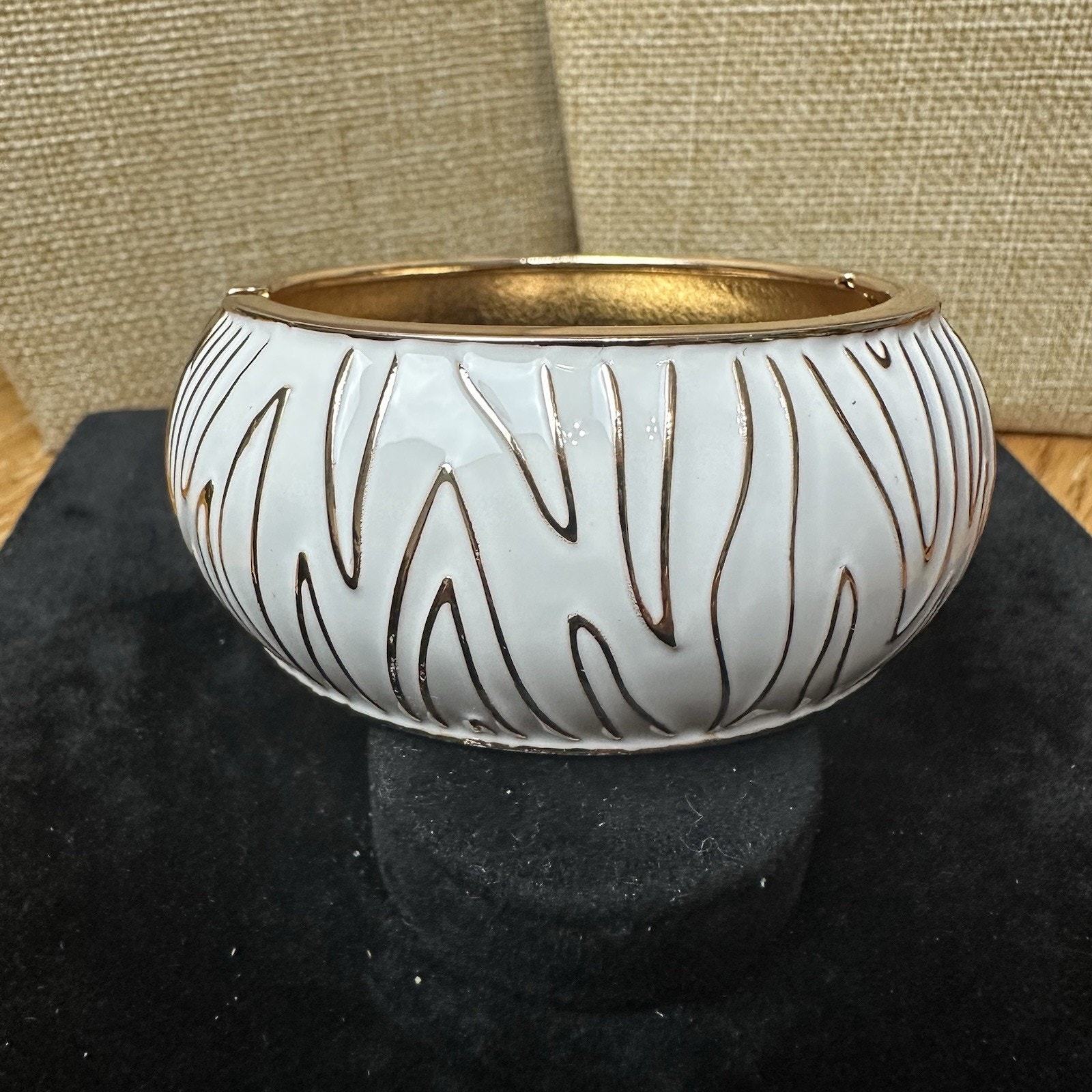 Sequin Nordstrom Multicolor Gold Tone Statement Enamel Bangle Bracelet 435 20$